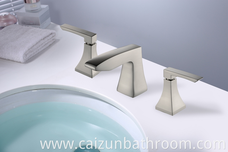 Brushed Widespread Bathroom Faucet
